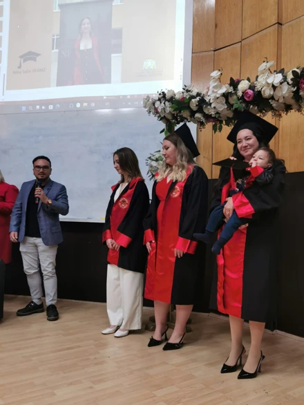 Selçuk Üniversitesi Rus Dili ve Edebiyatı Bölümünde Mezuniyet Coşkusu